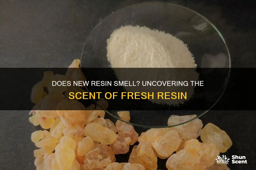 does new resin have a scent