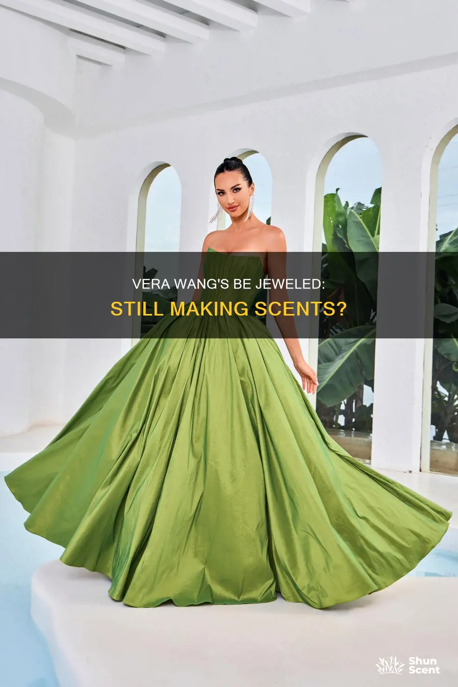 does vera wang still make be jeweled perfume