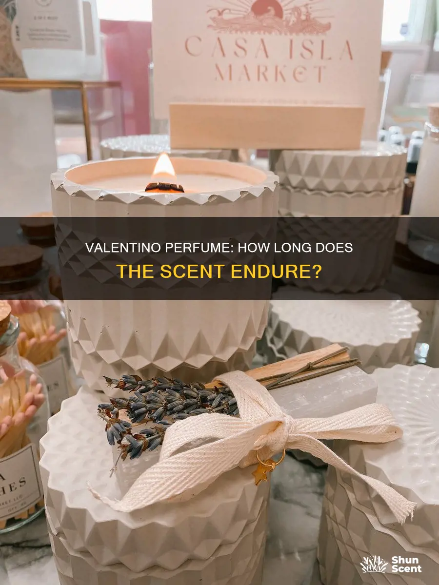 how long does the valentino perfume last