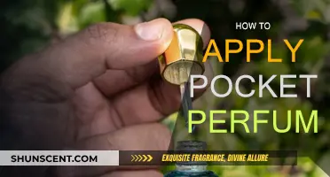 The Right Way to Apply Pocket Perfume