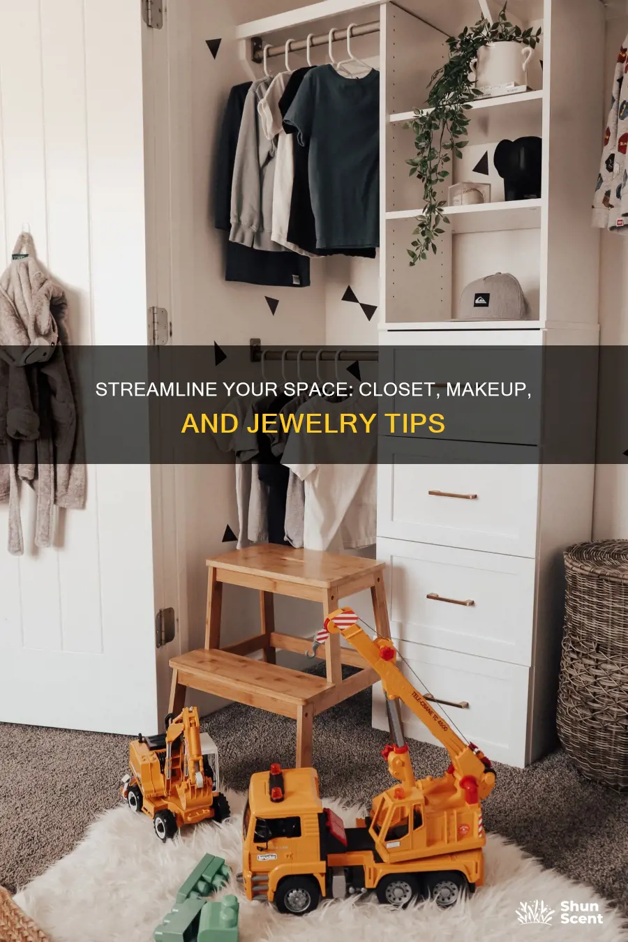 how to organize a closet and perfume jewelry makeup