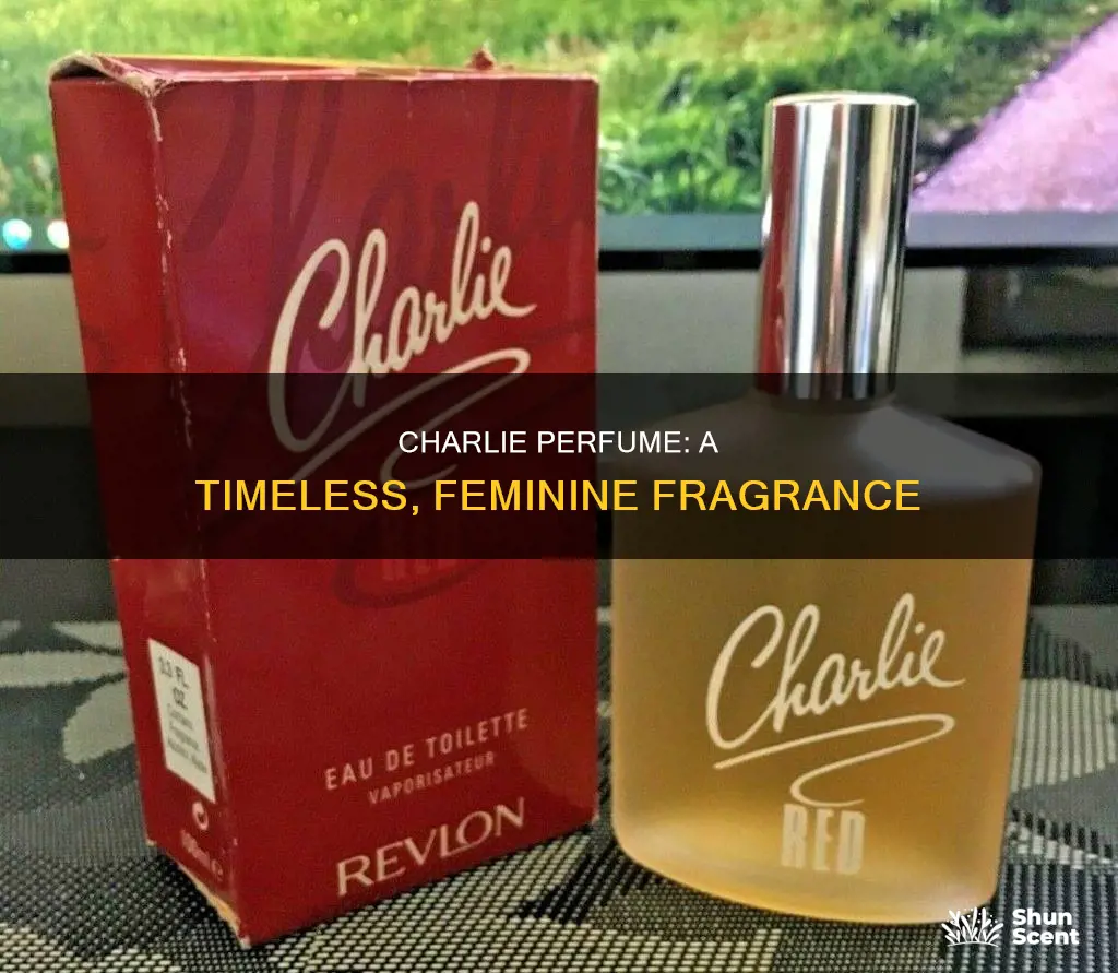 what does charlie perfume smell like