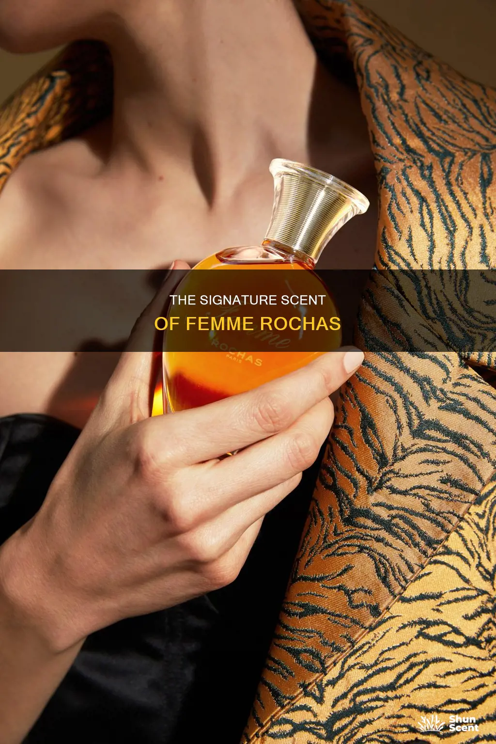 what does femme rochas perfume smell like