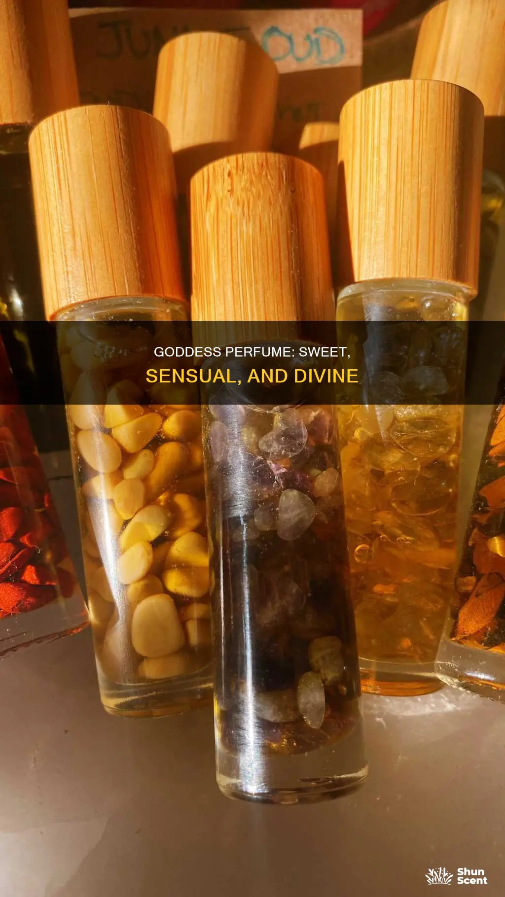 what does god is a woman perfume smell like