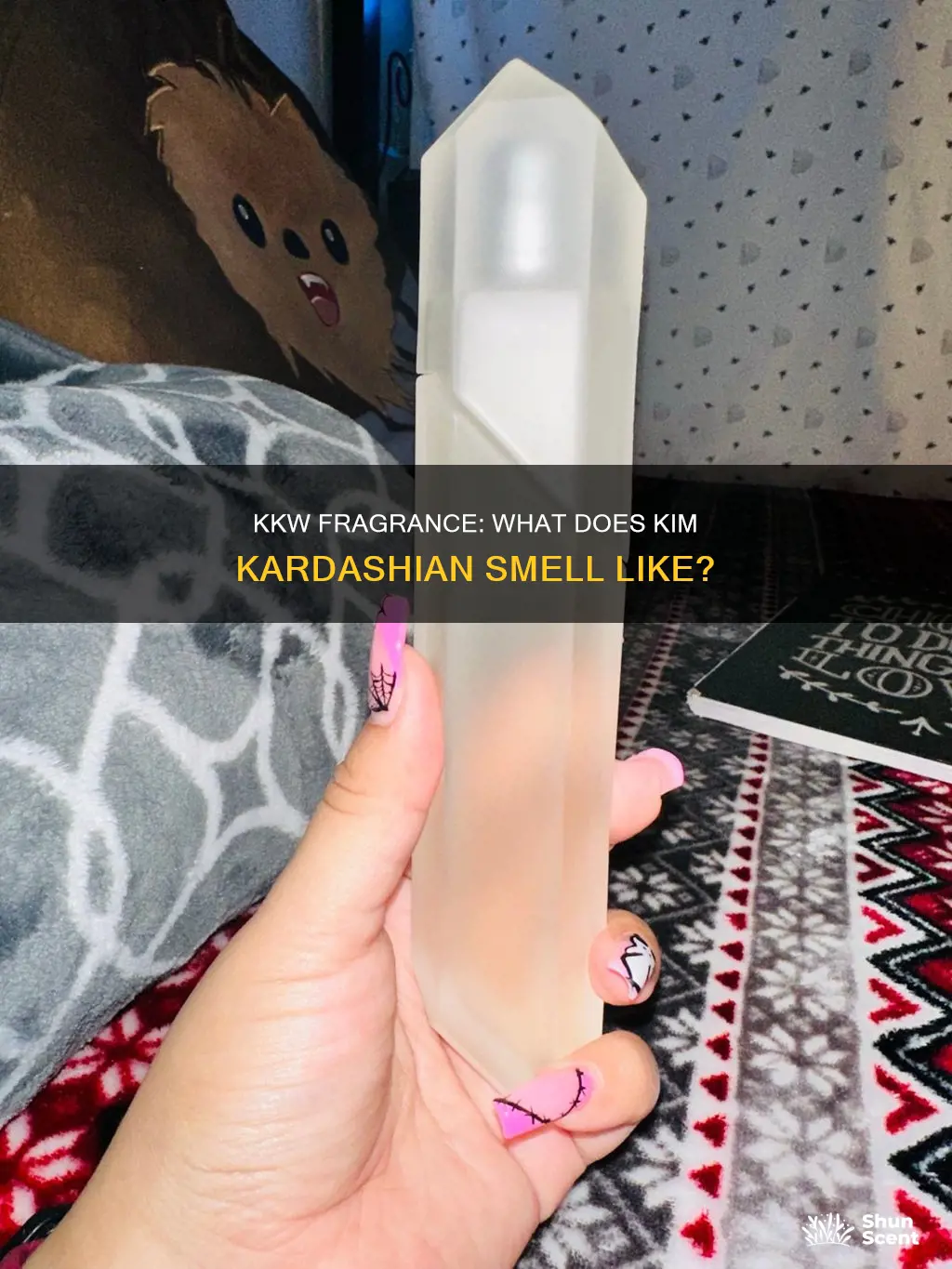 what does kkw perfume smell like