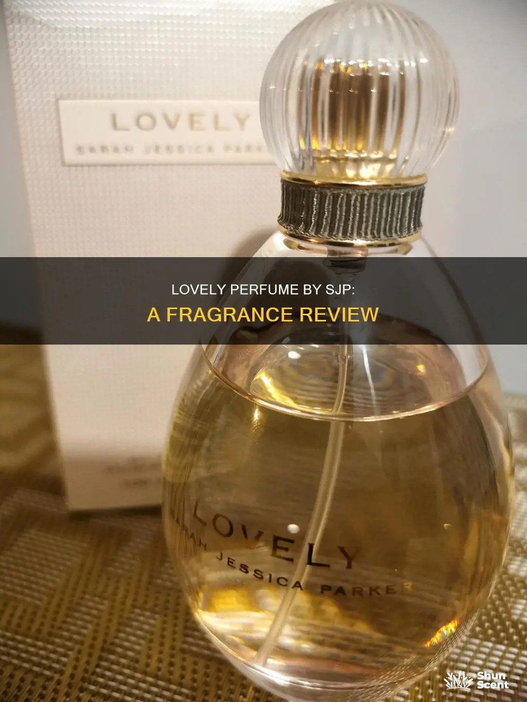 what does sjp lovely perfume smell like