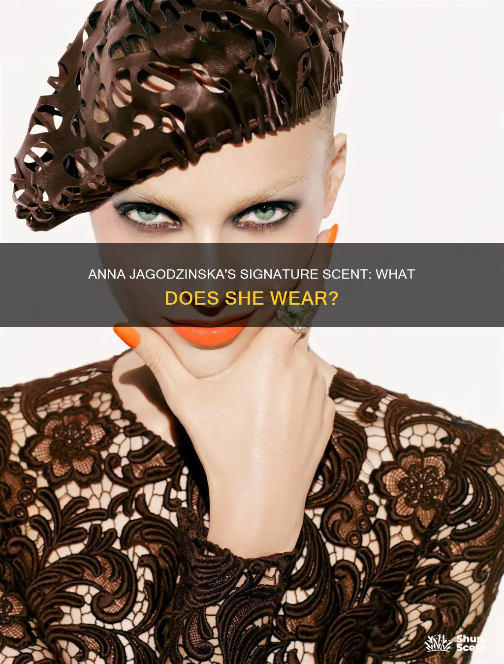 what fragrance does anna jagodzinska wear