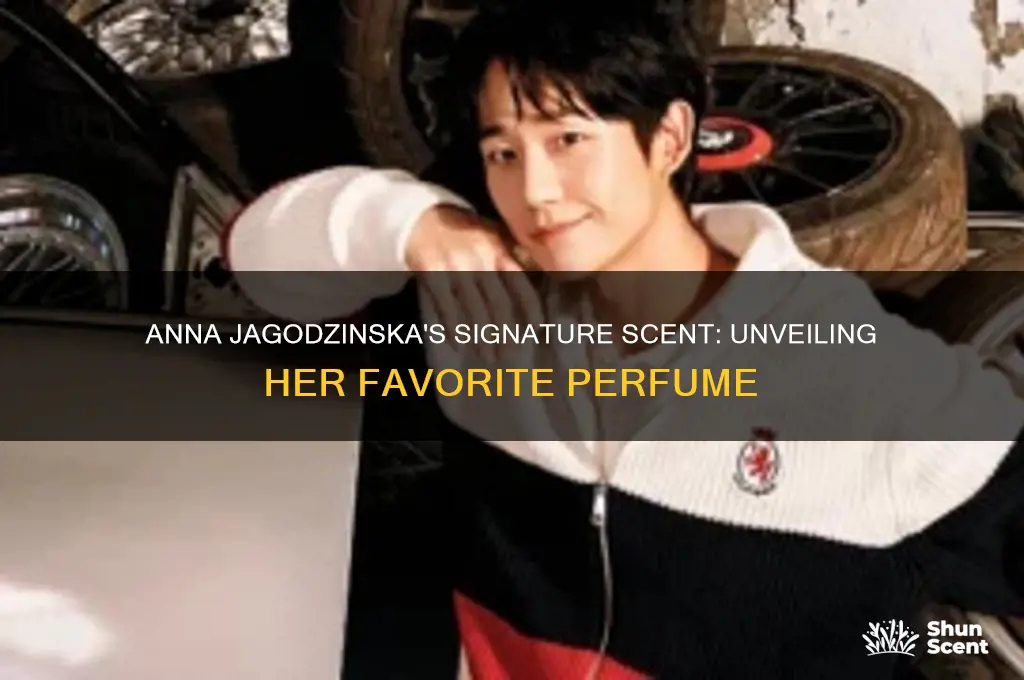 what perfume does anna jagodzinska wear