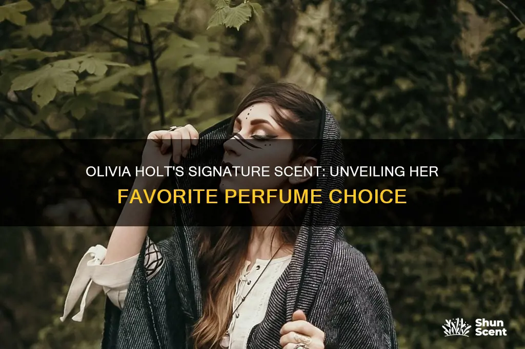 what perfume does olivia holt wear