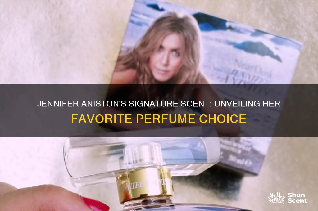 what perfume jennifer aniston wear