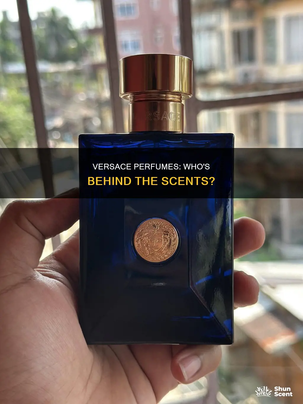 who makes versace perfume